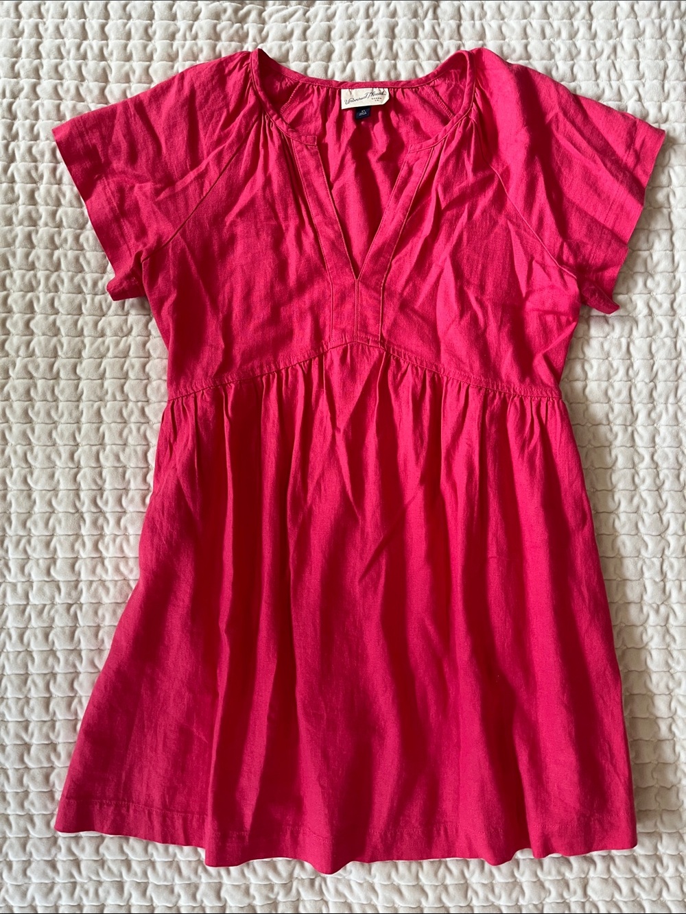 Universal Thread Bright Fuchsia Short Sleeve V-Neck Mini Dress